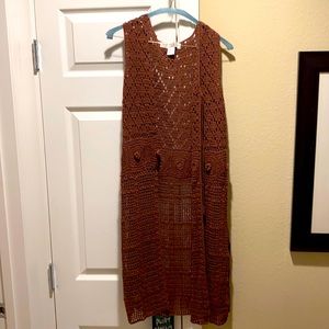 Long, sleeveless knit cardigan